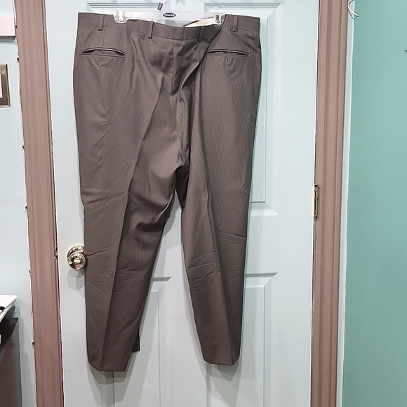 Savile Row Men's Suit - Picture 6 of 7